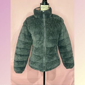 Junior’s Love Me Now Faux Fur Down filled Jacket- Sz Medium